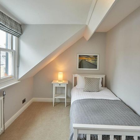 Host & Stay - Henderson House Whitby Extérieur photo
