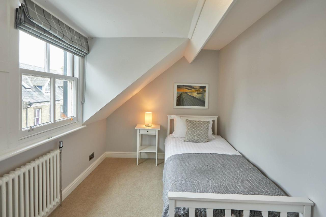 Host & Stay - Henderson House Whitby Extérieur photo