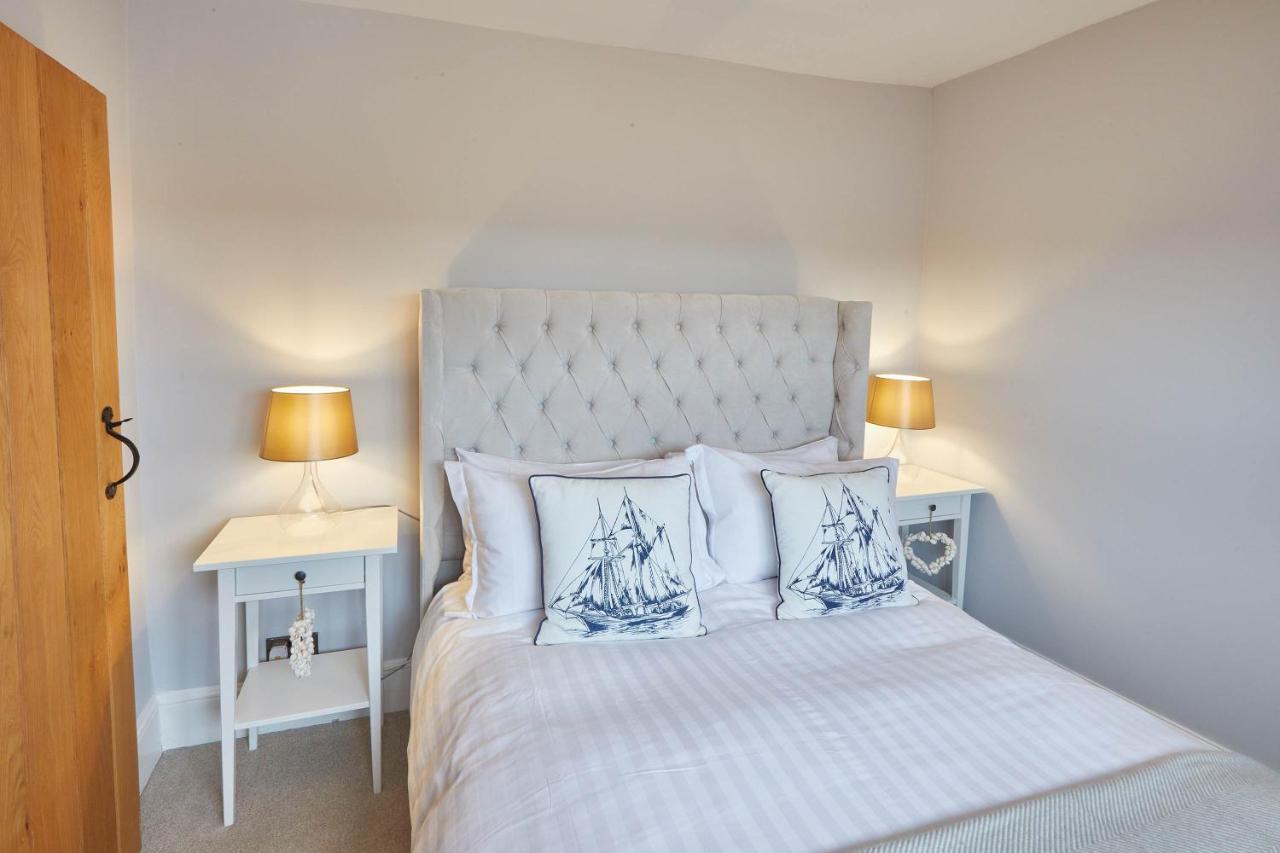 Host & Stay - Henderson House Whitby Extérieur photo
