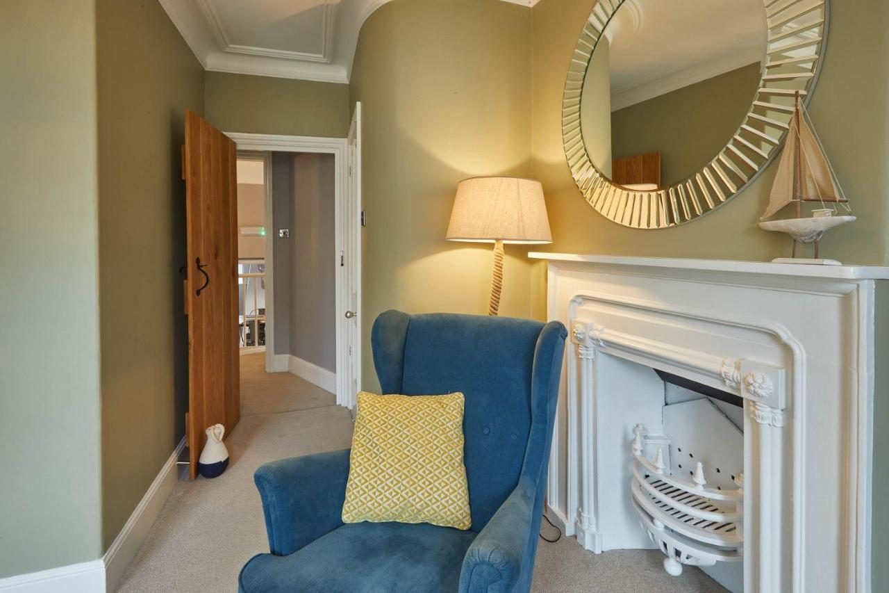 Host & Stay - Henderson House Whitby Extérieur photo