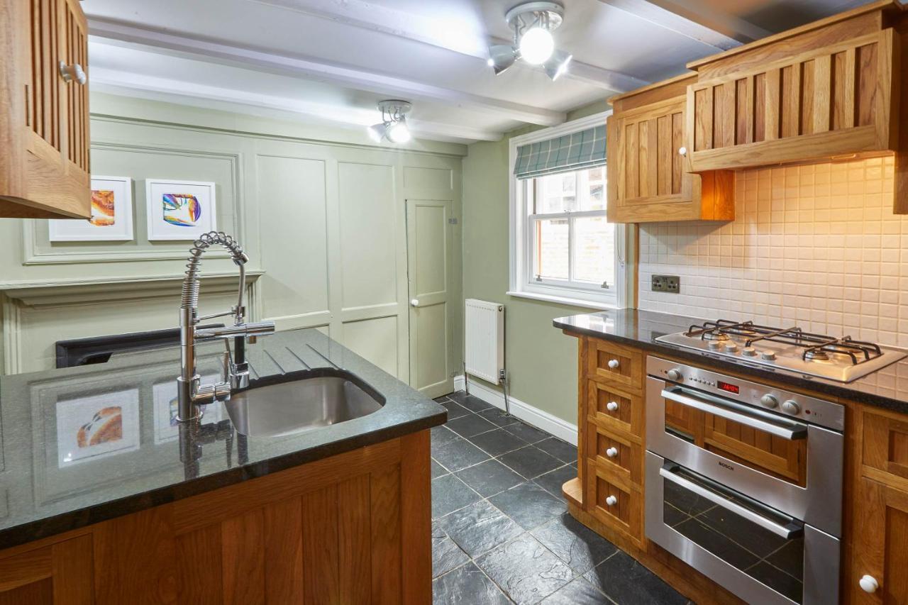 Host & Stay - Henderson House Whitby Extérieur photo
